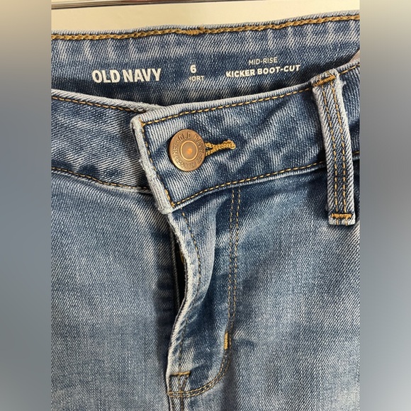 Old Navy Kicker Boot-Cut Jeans Womens 6 Short Blue Mid-Rise Stretch Denim Y2K - Picture 3 of 13